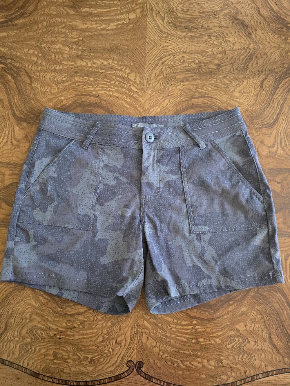 prAna Women's Olivia Shorts in Gravel Camo, Size 10 5" inseam